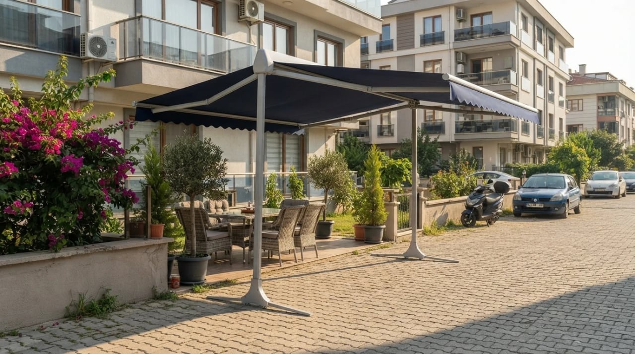 İzmir t model tente montajından bir görünüm